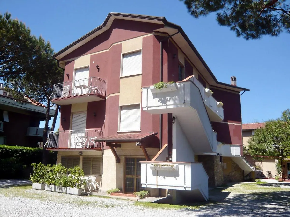 מלון דירות Holiday Home Il Pontile In Marina Di Massa, Apartments With Private Outdoor Area, Just 400 Meters From The Sea